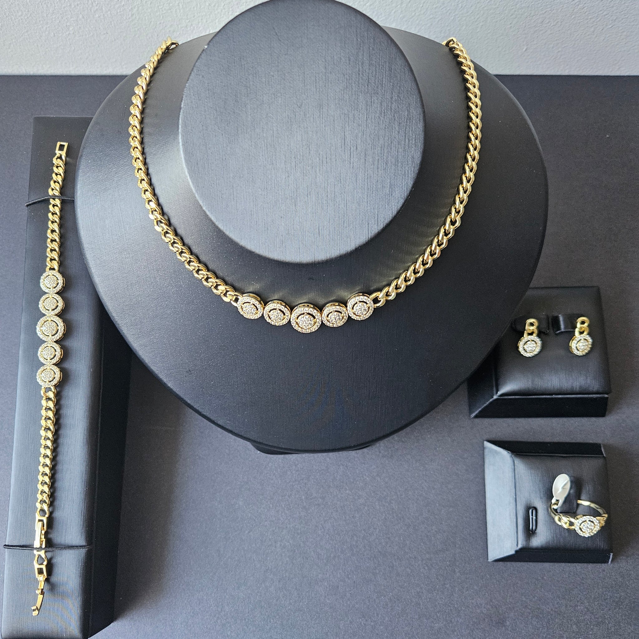 Zina Luxe Set image 0