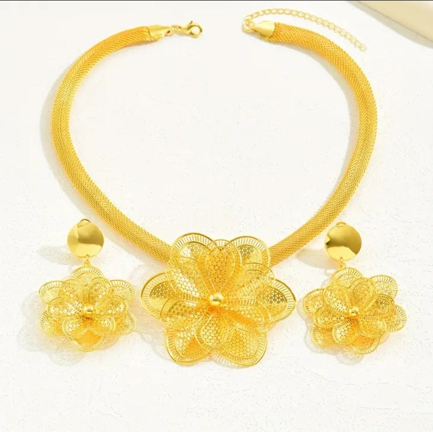 Bosede Gold flower set image 2