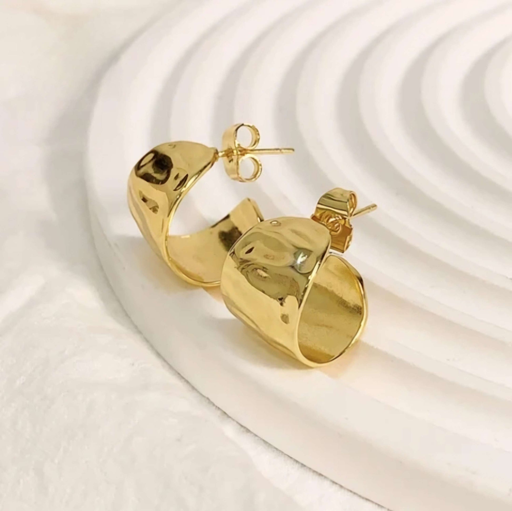 Golden Drape Minimalist Earrings image 5