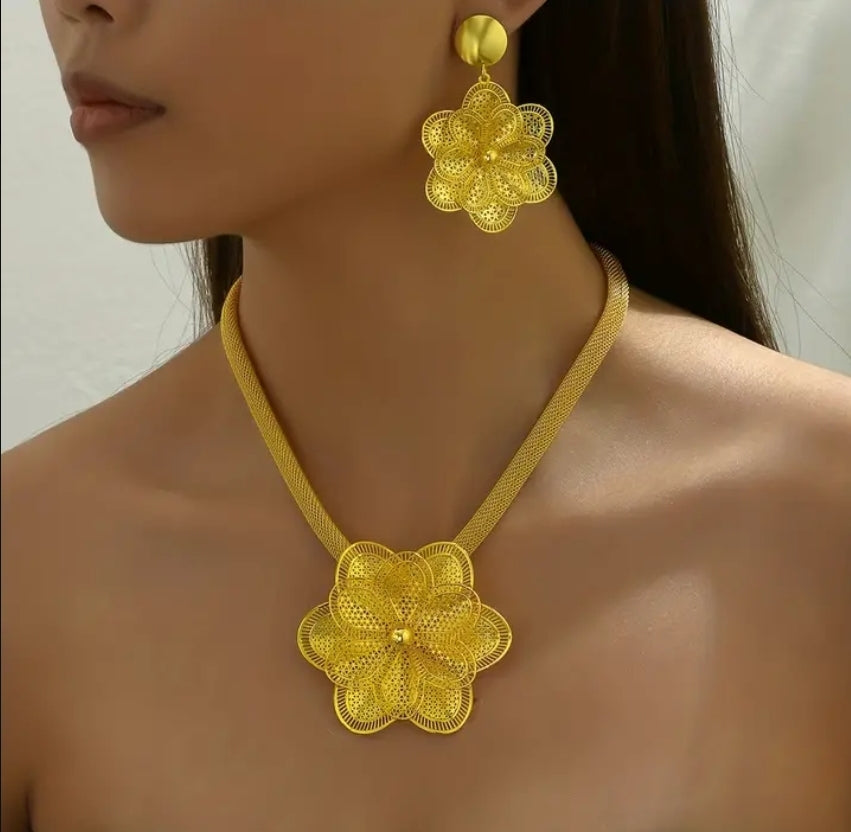 Bosede Gold flower set image 1