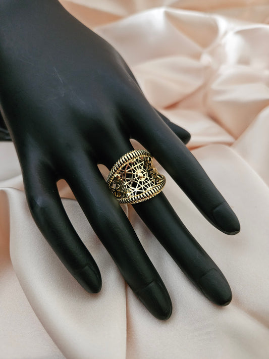 Everlasting Swirl Ring