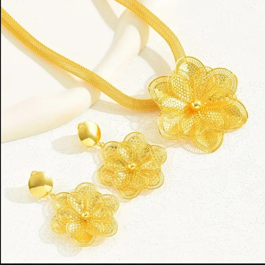 Bosede Gold flower set image 3