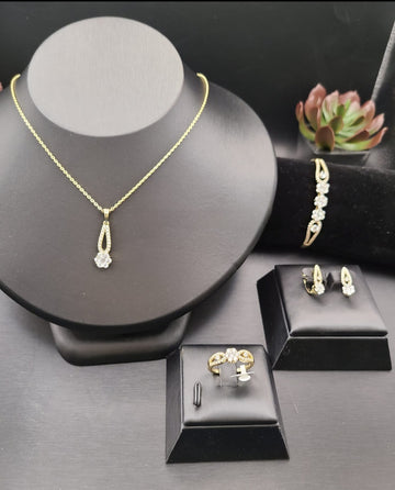 Teardrop Crystal Set image 0