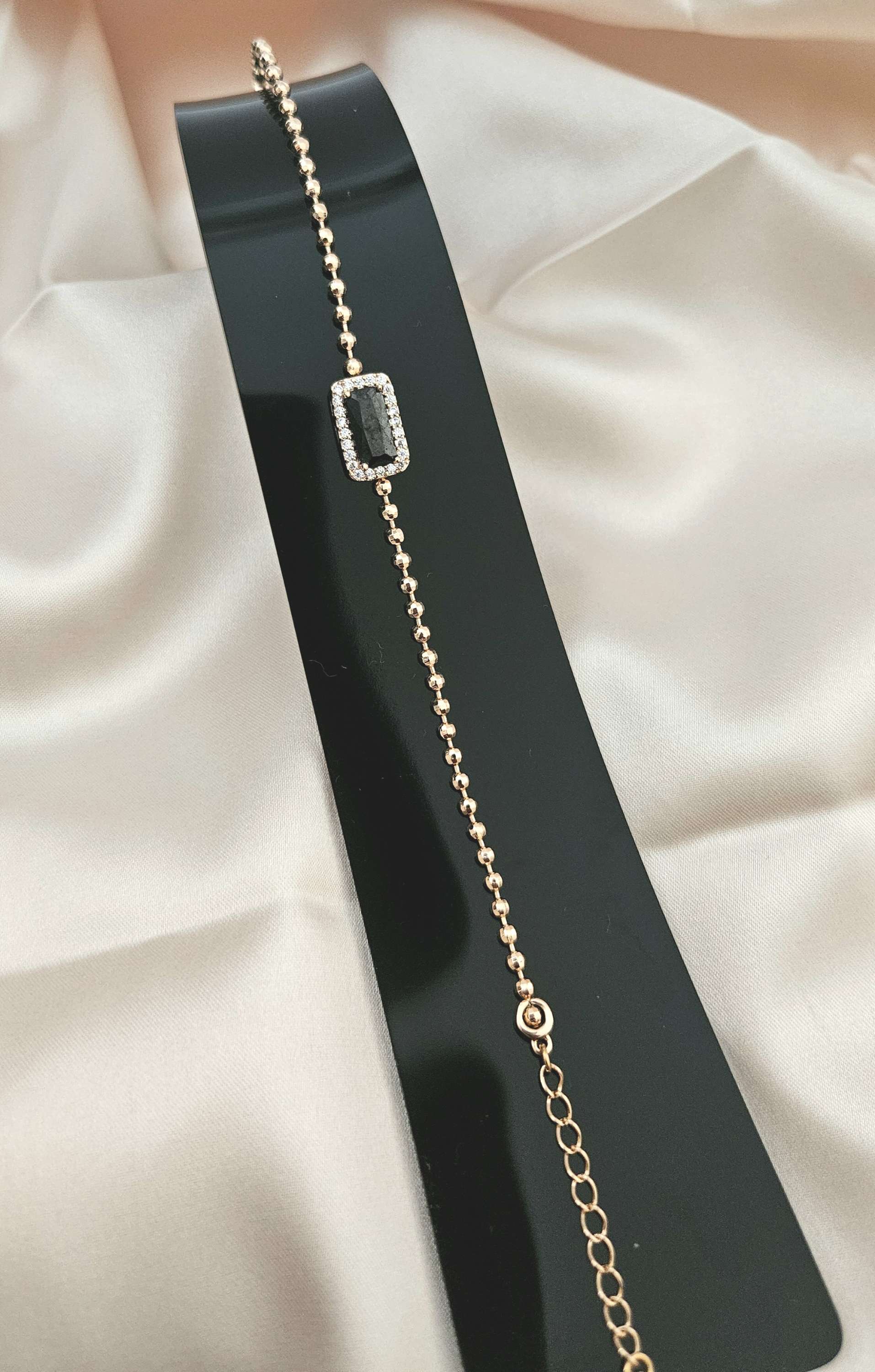 Victoria Scarlet Elegance Bracelet image 0