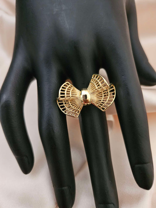 Golden Bow Elegance Ring