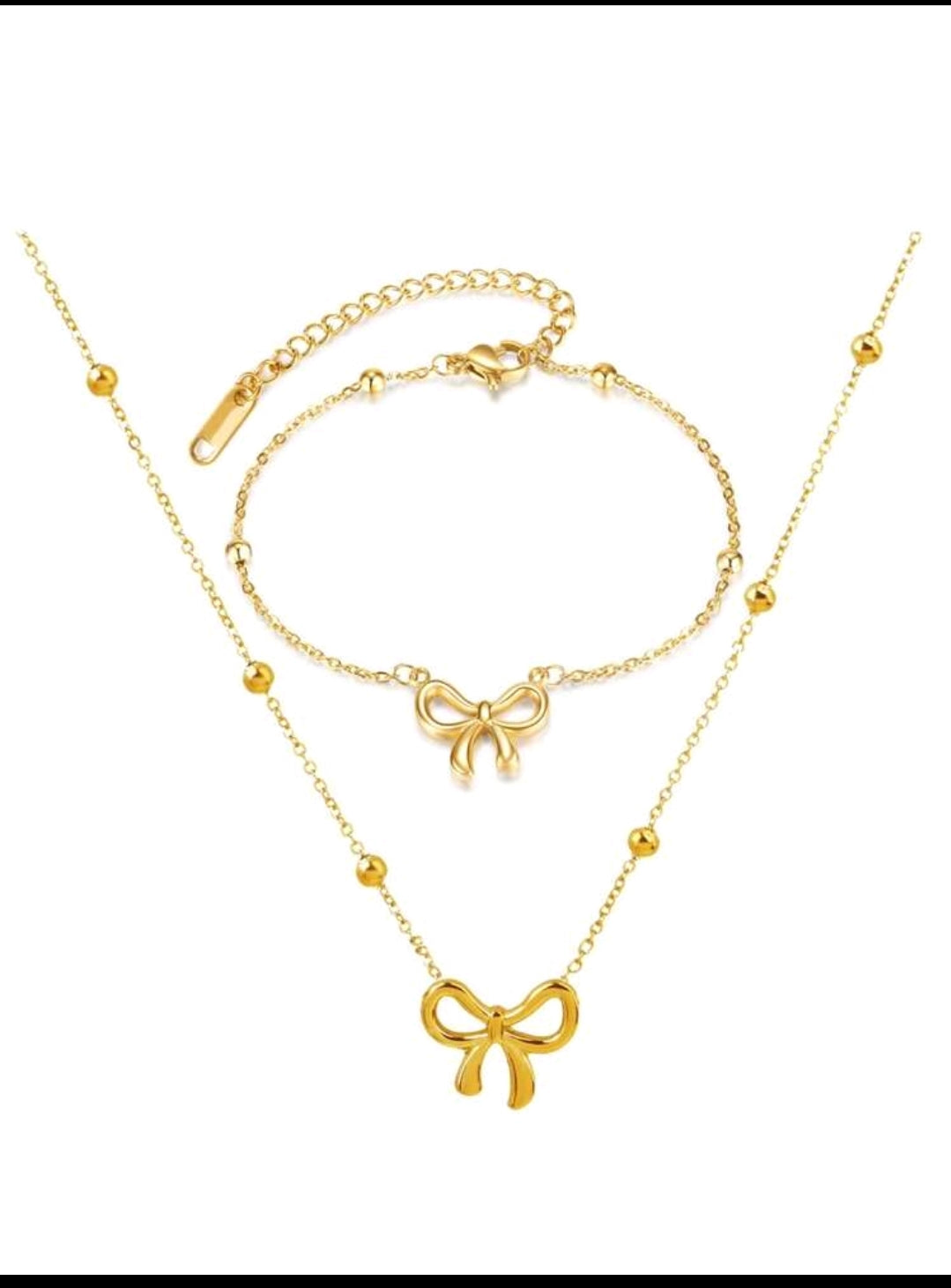 Rings, necklace, bracelet and earrings, rings, necklace, bracelet and earrings.