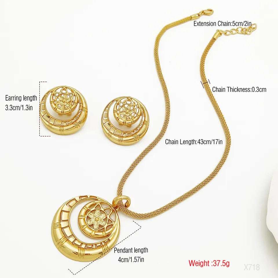 Rings, necklace, bracelet and earrings, rings, necklace, bracelet and earrings.