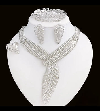 Alake Shimmering Jewelry Set