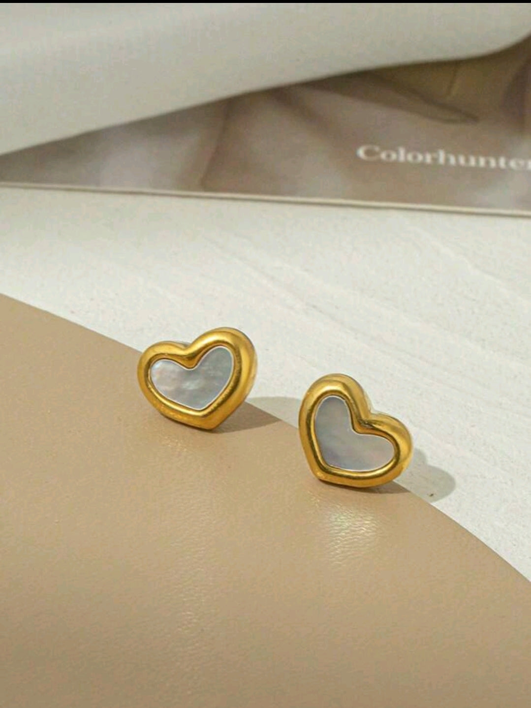 Rings, necklace, bracelet and earrings, rings, necklace, bracelet and earrings.