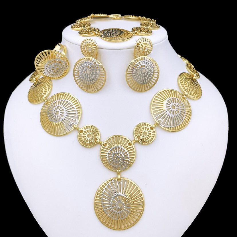 Rings, necklace, bracelet and earrings, rings, necklace, bracelet and earrings.