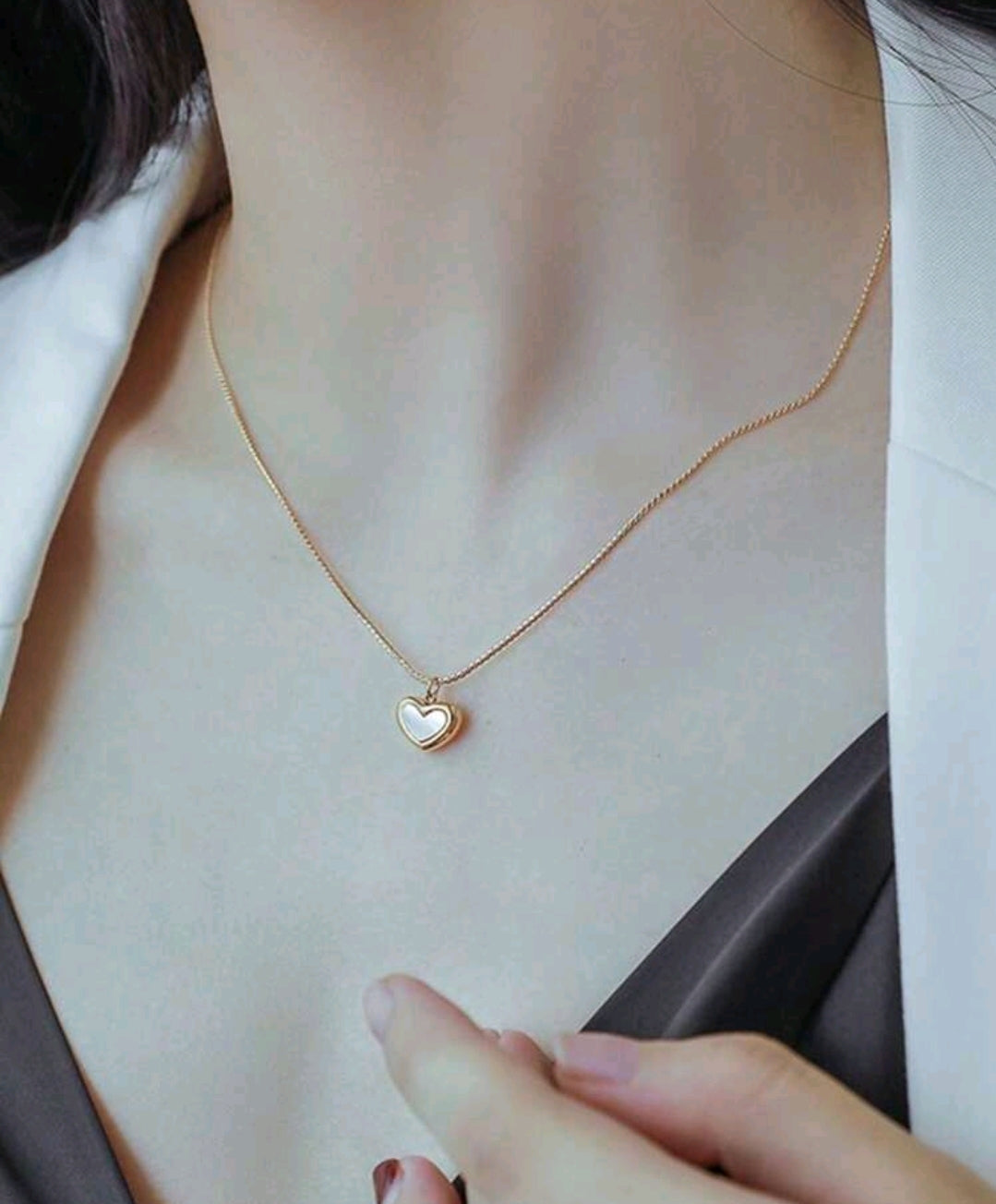 Rings, necklace, bracelet and earrings, rings, necklace, bracelet and earrings.