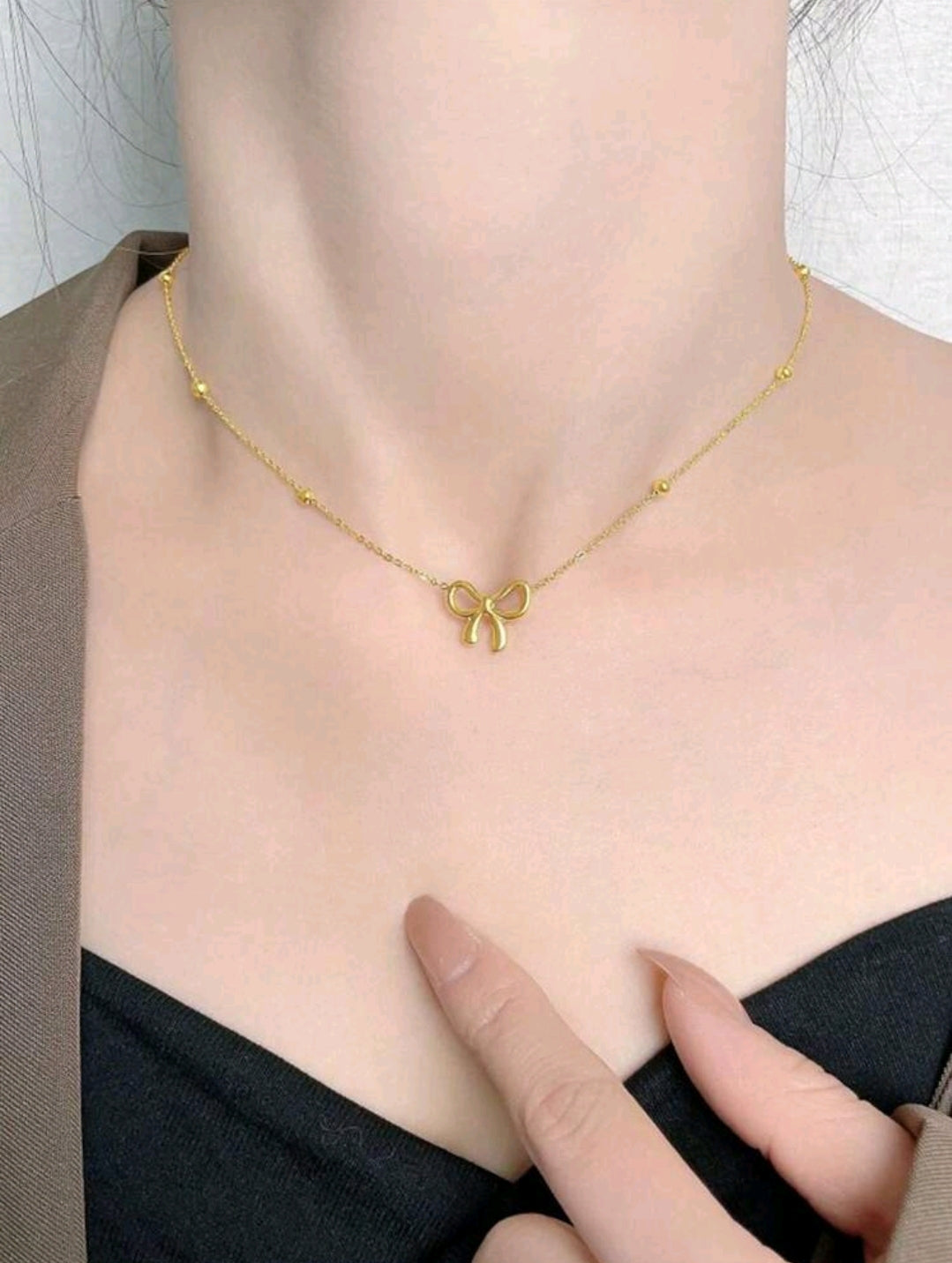 Rings, necklace, bracelet and earrings, rings, necklace, bracelet and earrings.