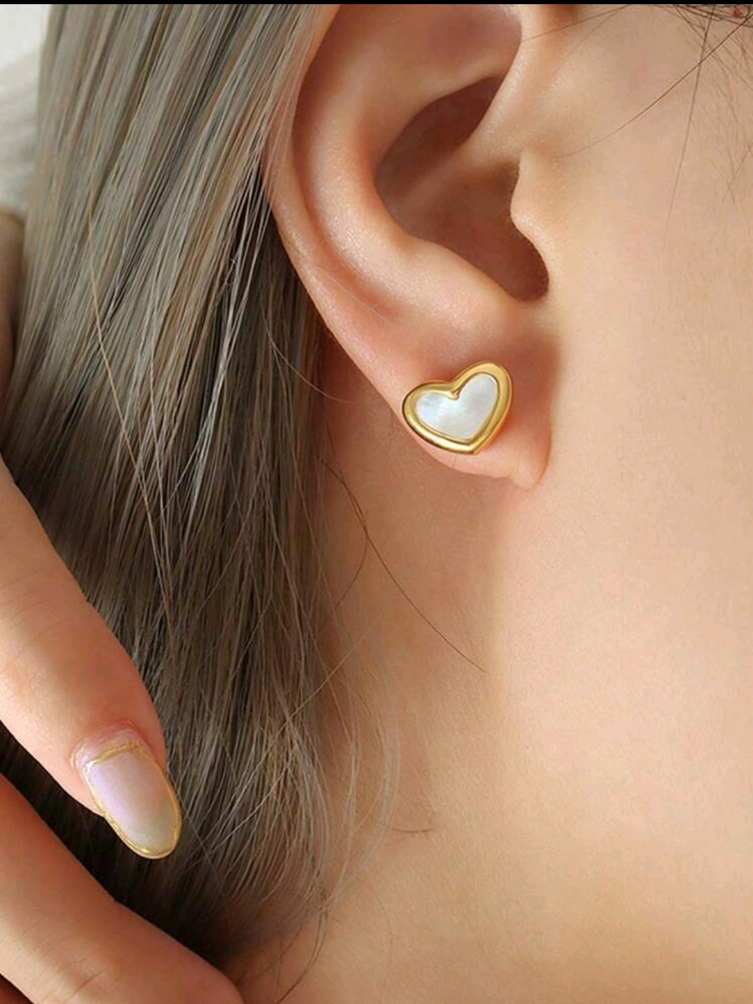 Rings, necklace, bracelet and earrings, rings, necklace, bracelet and earrings.