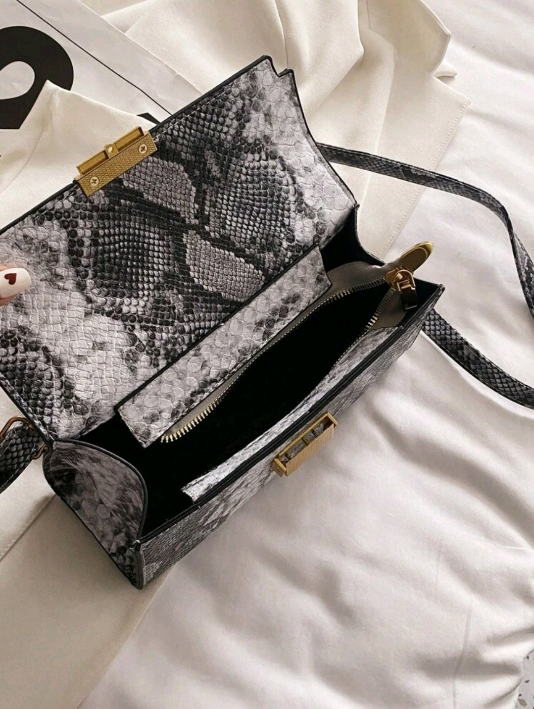  Woman bags, bags, ladies bags, woman bags, bags, ladies bags, woman bags, bags, ladies bags.