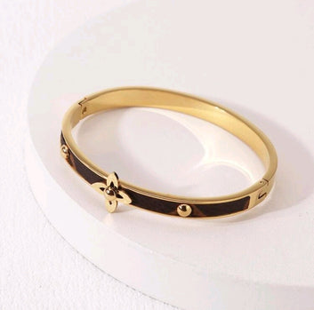 Flower Decor Stainless Steel Bangle