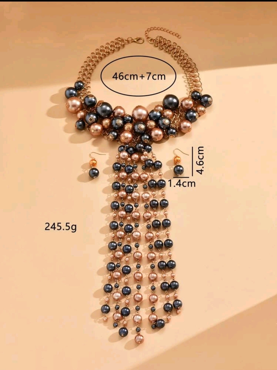 Rings, necklace, bracelet and earrings, rings, necklace, bracelet and earrings.