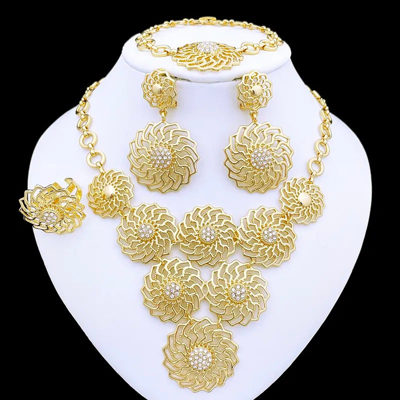 Rings, necklace, bracelet and earrings, rings, necklace, bracelet and earrings.