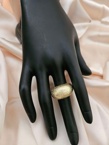 Rings, necklace, bracelet and earrings, rings, necklace, bracelet and earrings.