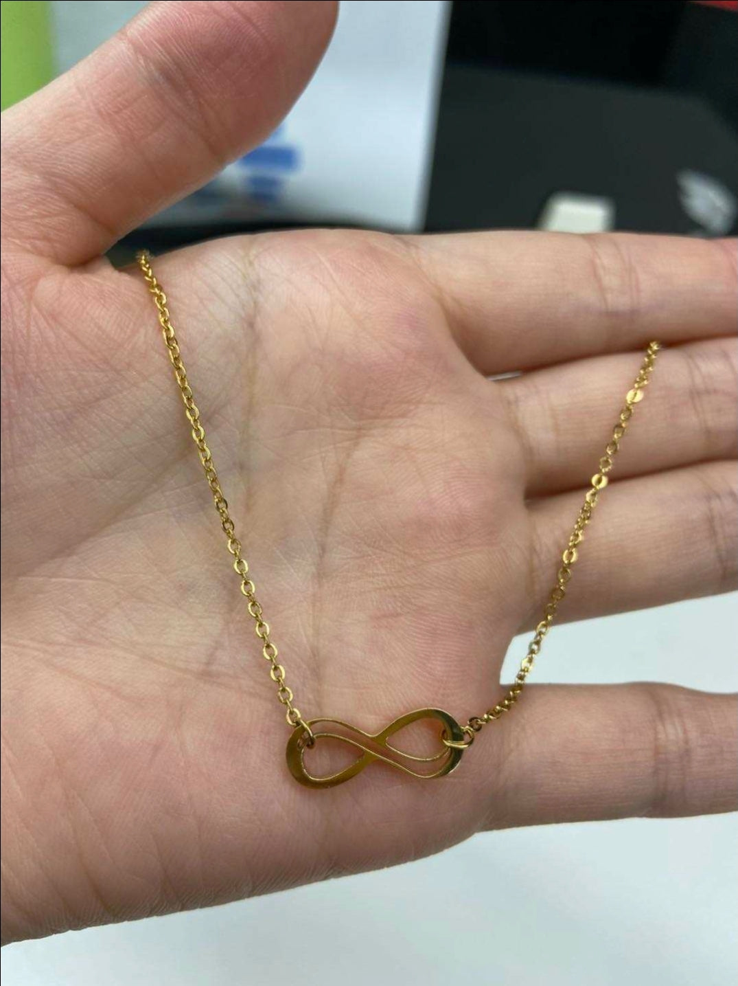 Rings, necklace, bracelet and earrings, rings, necklace, bracelet and earrings.