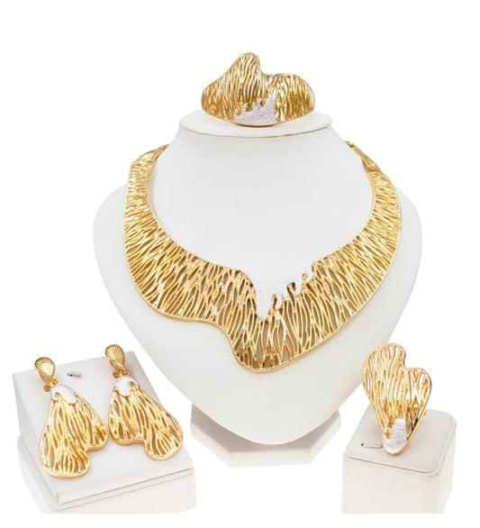 Rings, necklace, bracelet and earrings, rings, necklace, bracelet and earrings.