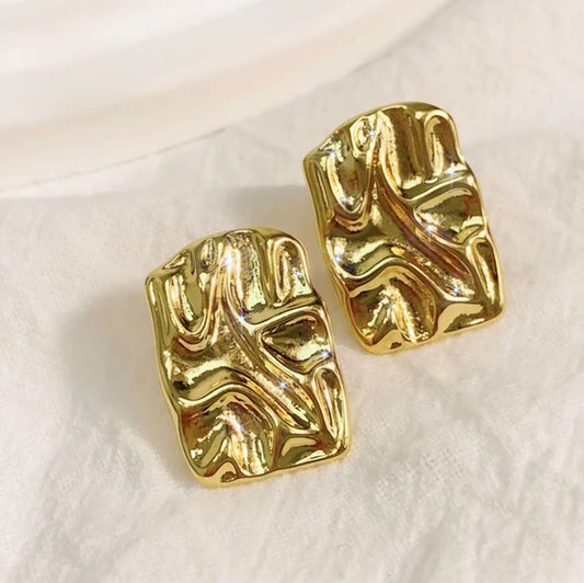 Gleaming Gold minimalist Ripples Earring