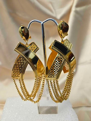 Rings, necklace, bracelet and earrings, rings, necklace, bracelet and earrings.