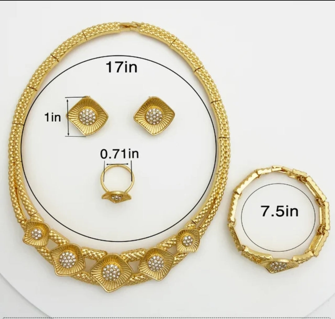 Rings, necklace, bracelet and earrings, rings, necklace, bracelet and earrings.