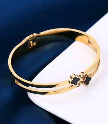 Clover Cubic Zirconia Bracelet Set