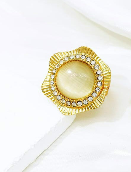 Rings, necklace, bracelet and earrings, rings, necklace, bracelet and earrings.