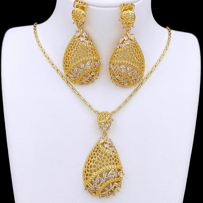 Rings, necklace, bracelet and earrings, rings, necklace, bracelet and earrings.