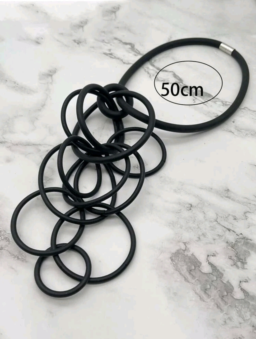 Rings, necklace, bracelet and earrings, rings, necklace, bracelet and earrings.