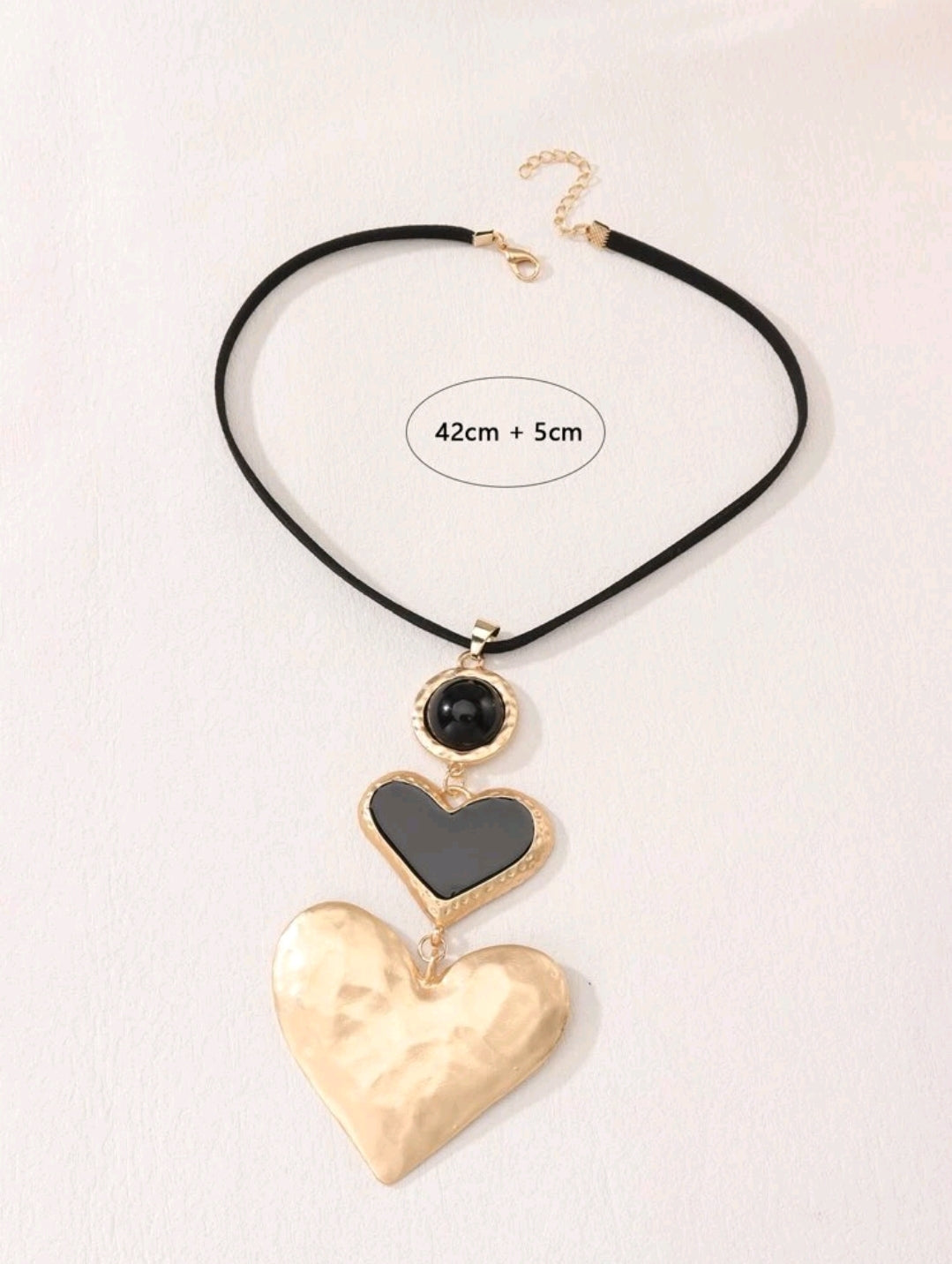 Rings, necklace, bracelet and earrings, rings, necklace, bracelet and earrings.
