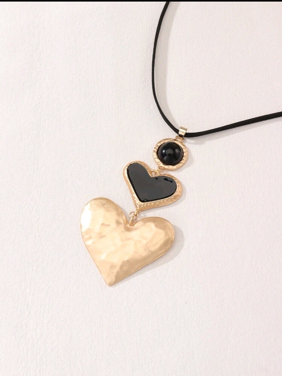Rings, necklace, bracelet and earrings, rings, necklace, bracelet and earrings.