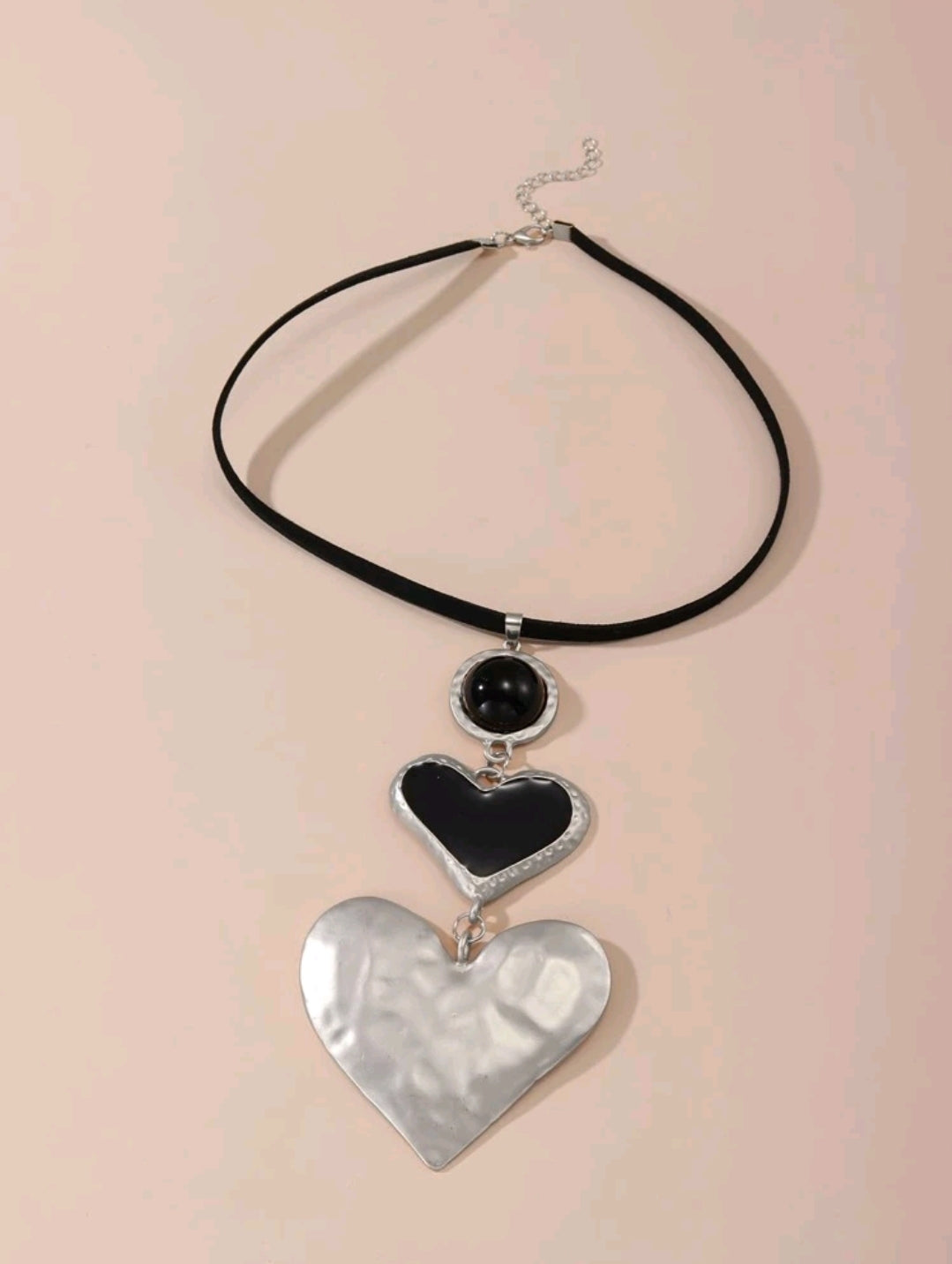 Rings, necklace, bracelet and earrings, rings, necklace, bracelet and earrings.