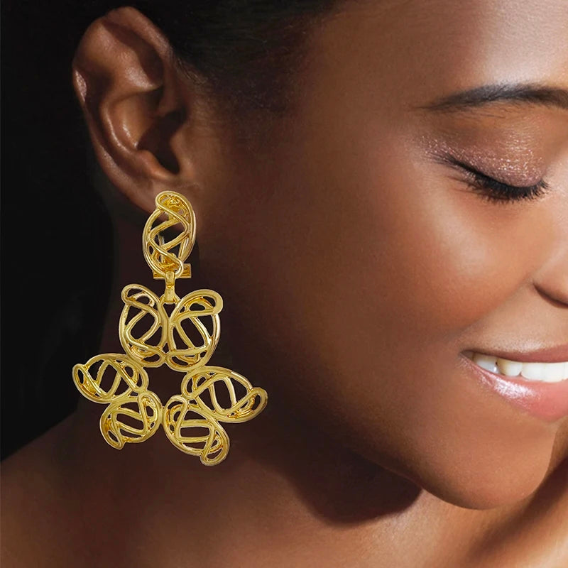 Rings, necklace, bracelet and earrings, rings, necklace, bracelet and earrings.
