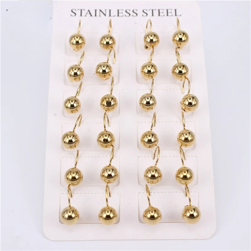 Rings, necklace, bracelet and earrings, rings, necklace, bracelet and earrings.