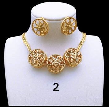 Fancy Daria Beaded Necklace & Earring Set
