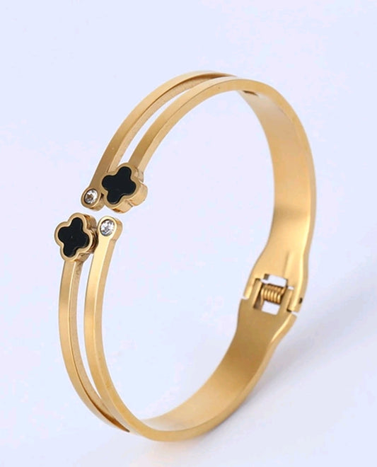 Clover Cubic Zirconia Bracelet Set
