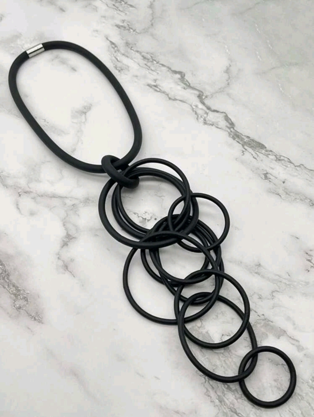 Rings, necklace, bracelet and earrings, rings, necklace, bracelet and earrings.