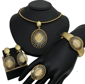 Rings, necklace, bracelet and earrings, rings, necklace, bracelet and earrings.