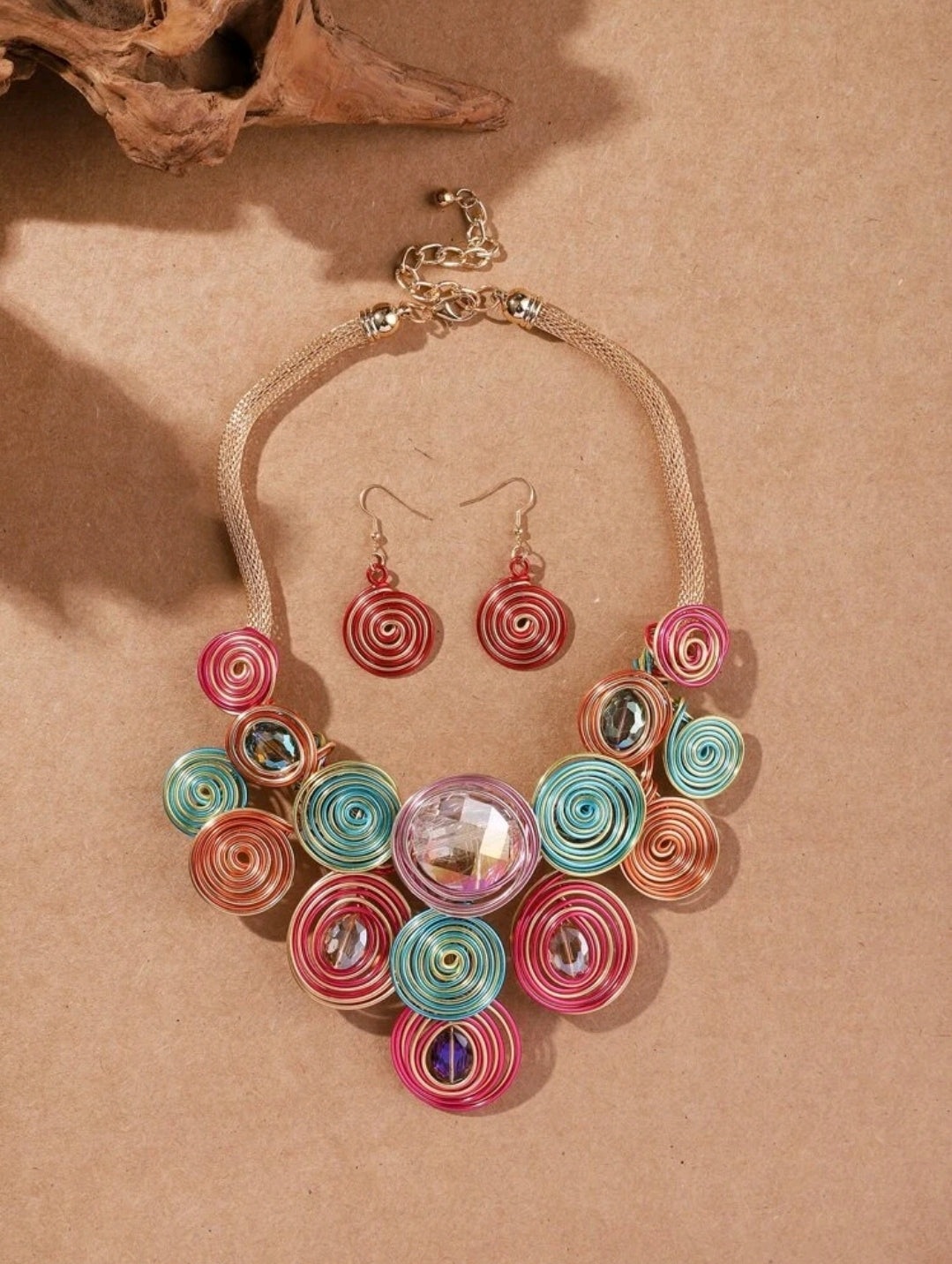 Rings, necklace, bracelet and earrings, rings, necklace, bracelet and earrings.