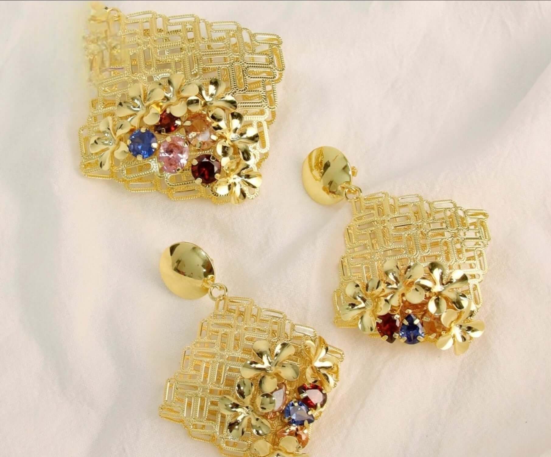 Zianora Bloom Set – 18K Gold-Plated Floral Pendant & Earrings featuring floral designs and multicolor cubic zirconia.