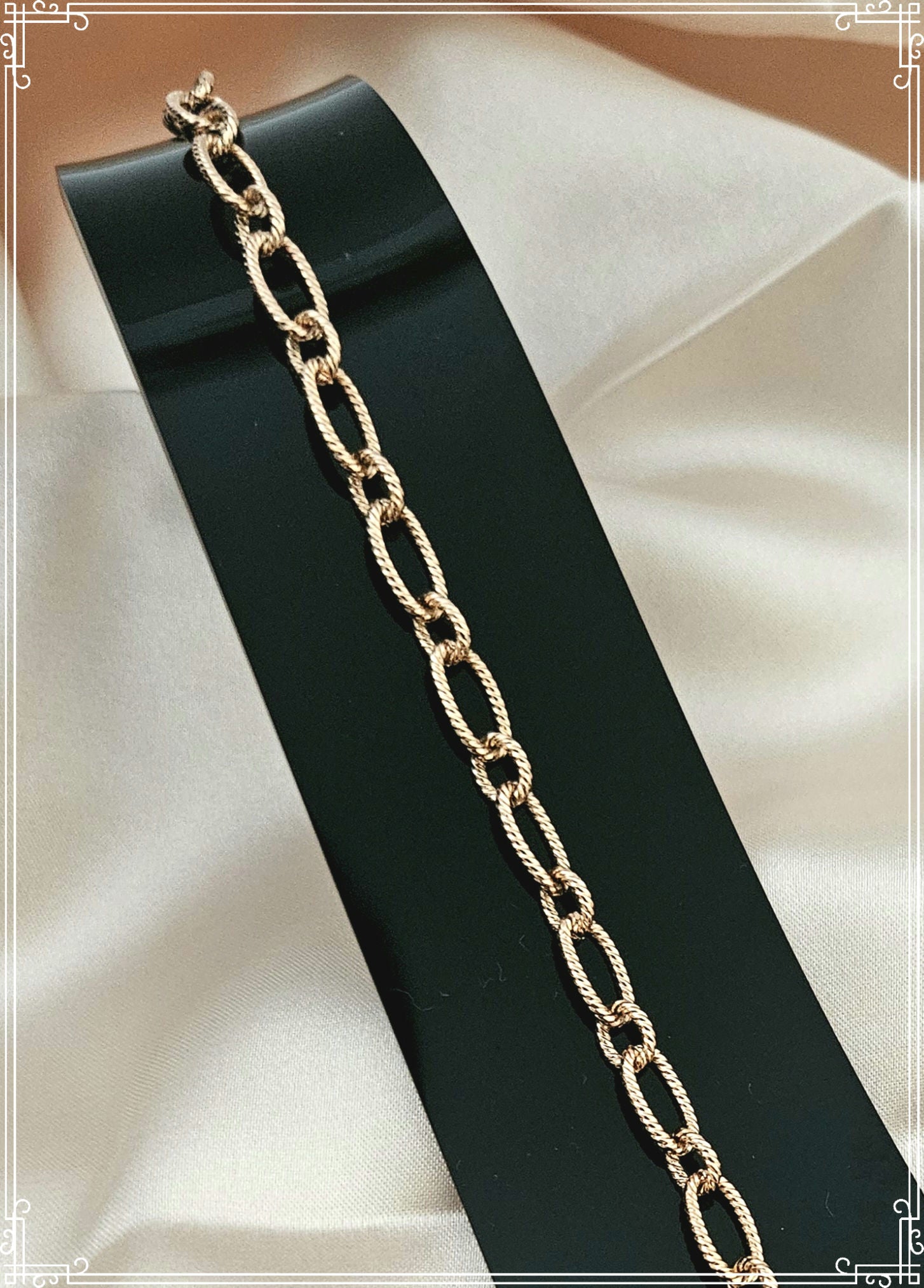 Laurel Link Bracelet  image 1