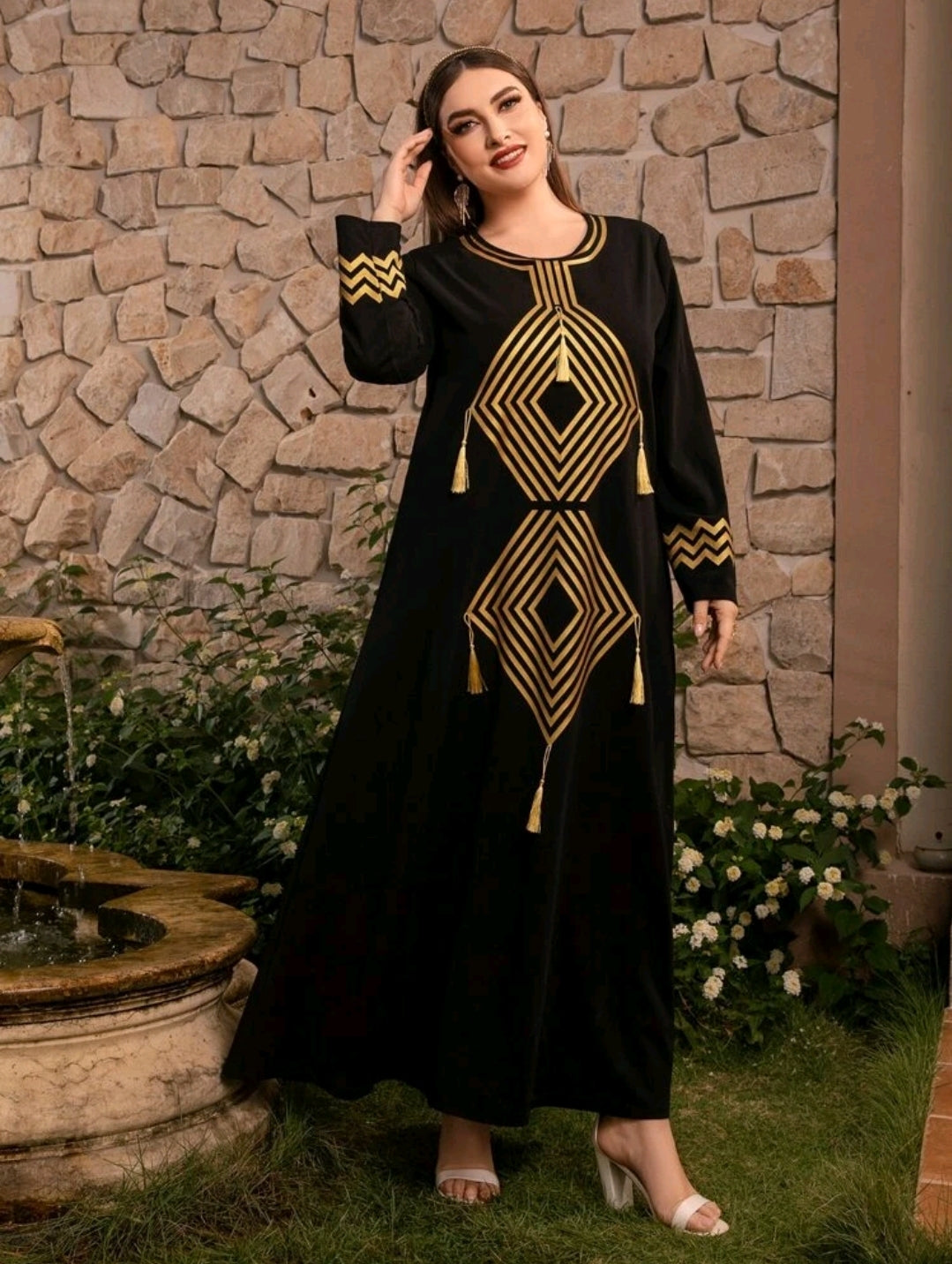 Golden Night Abaya image 4