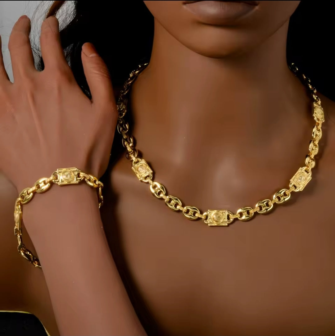 Regal Reign Necklace and Bracelet Set image 4