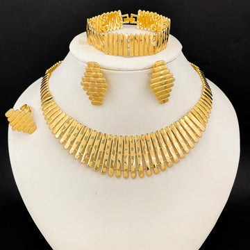 Rings, necklace, bracelet and earrings, rings, necklace, bracelet and earrings.
