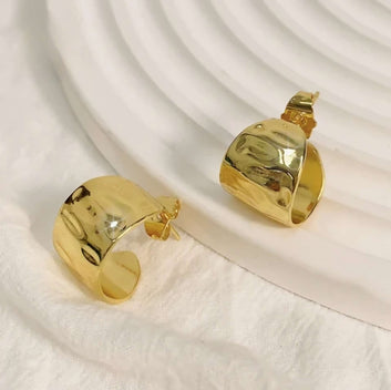 Golden Drape Minimalist Earrings