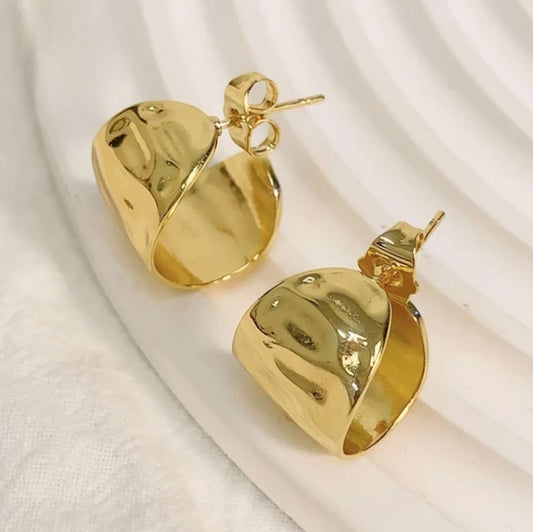 Golden Drape Minimalist Earrings