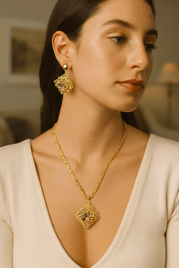 Zianora Bloom Set – 18K Gold-Plated Floral Pendant & Earrings